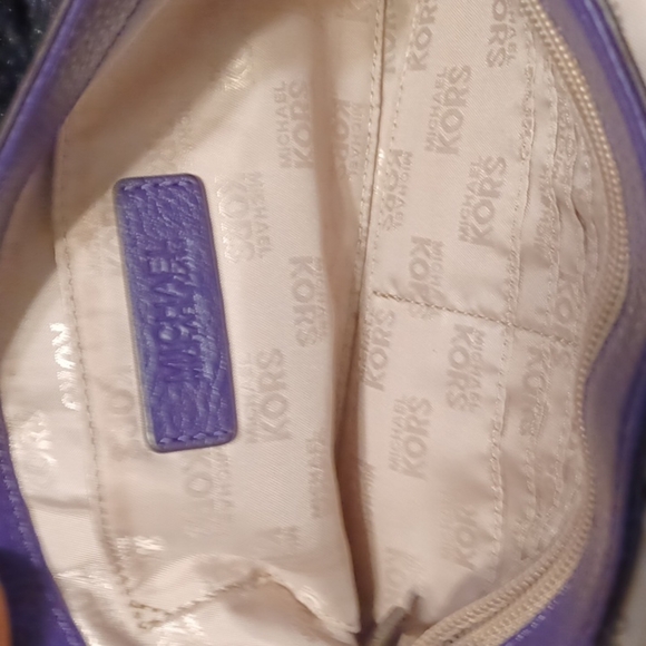 MICHAEL Kors Crossbody - Picture 6 of 6